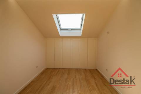 Apartamento T2+2 Duplex na Avenida da Europa