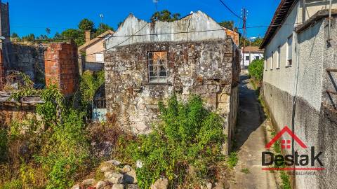 Moradia para restaurar V3 em Viseu
