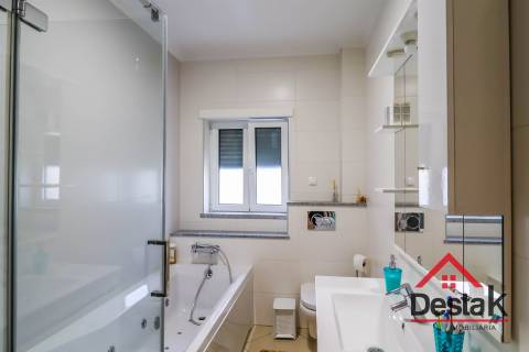 Moradia T4 com piscina para venda em Viseu