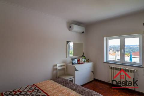 Moradia T4 com piscina para venda em Viseu