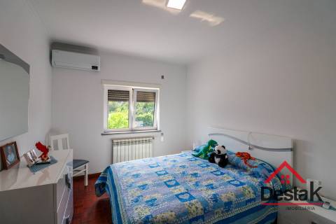 Moradia T4 com piscina para venda em Viseu