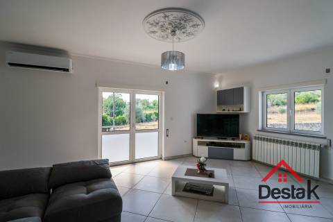 Moradia T4 com piscina para venda em Viseu