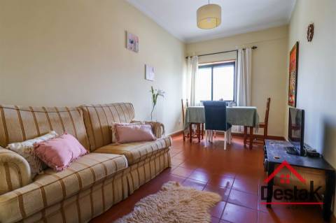 Apartamento T1 na Av. Alberto Sampaio