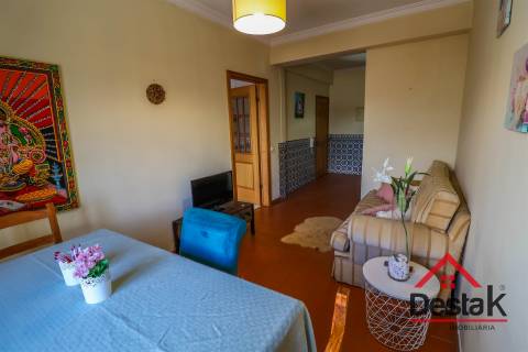 Apartamento T1 na Av. Alberto Sampaio