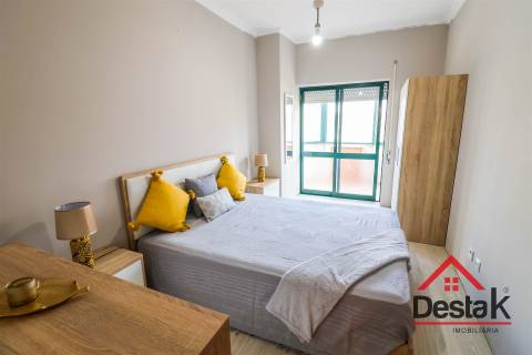 Apartamento T1 na Av. Alberto Sampaio