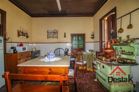 Moradia isolada V8 situada em zona histórica