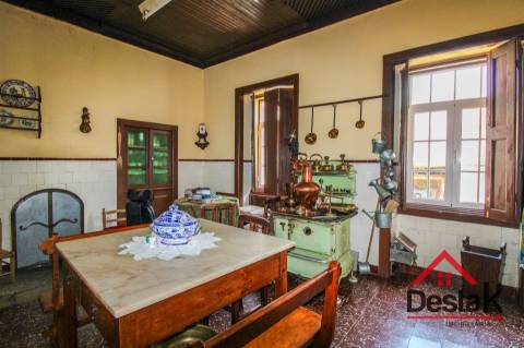 Moradia isolada V8 situada em zona histórica