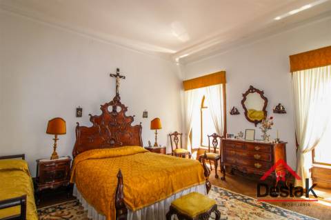 Moradia isolada V8 situada em zona histórica