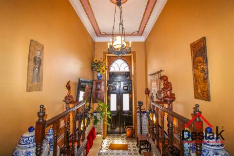 Moradia isolada V8 situada em zona histórica