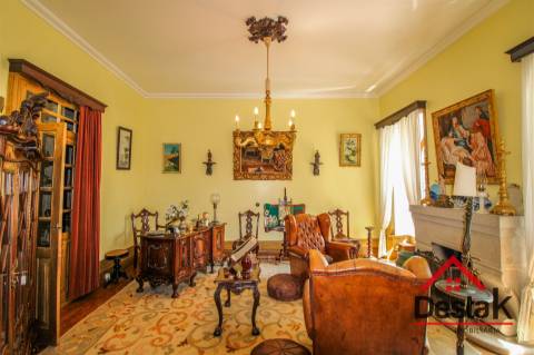 Moradia isolada V8 situada em zona histórica