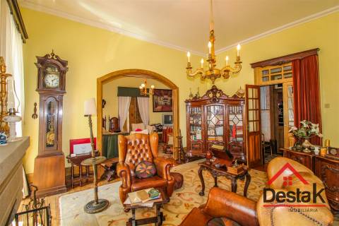 Moradia isolada V8 situada em zona histórica