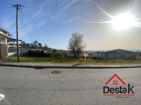 Lote de terreno com projeto aprovado para construção em Viseu