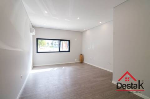 Apartamento T2 novo na Colina Verde
