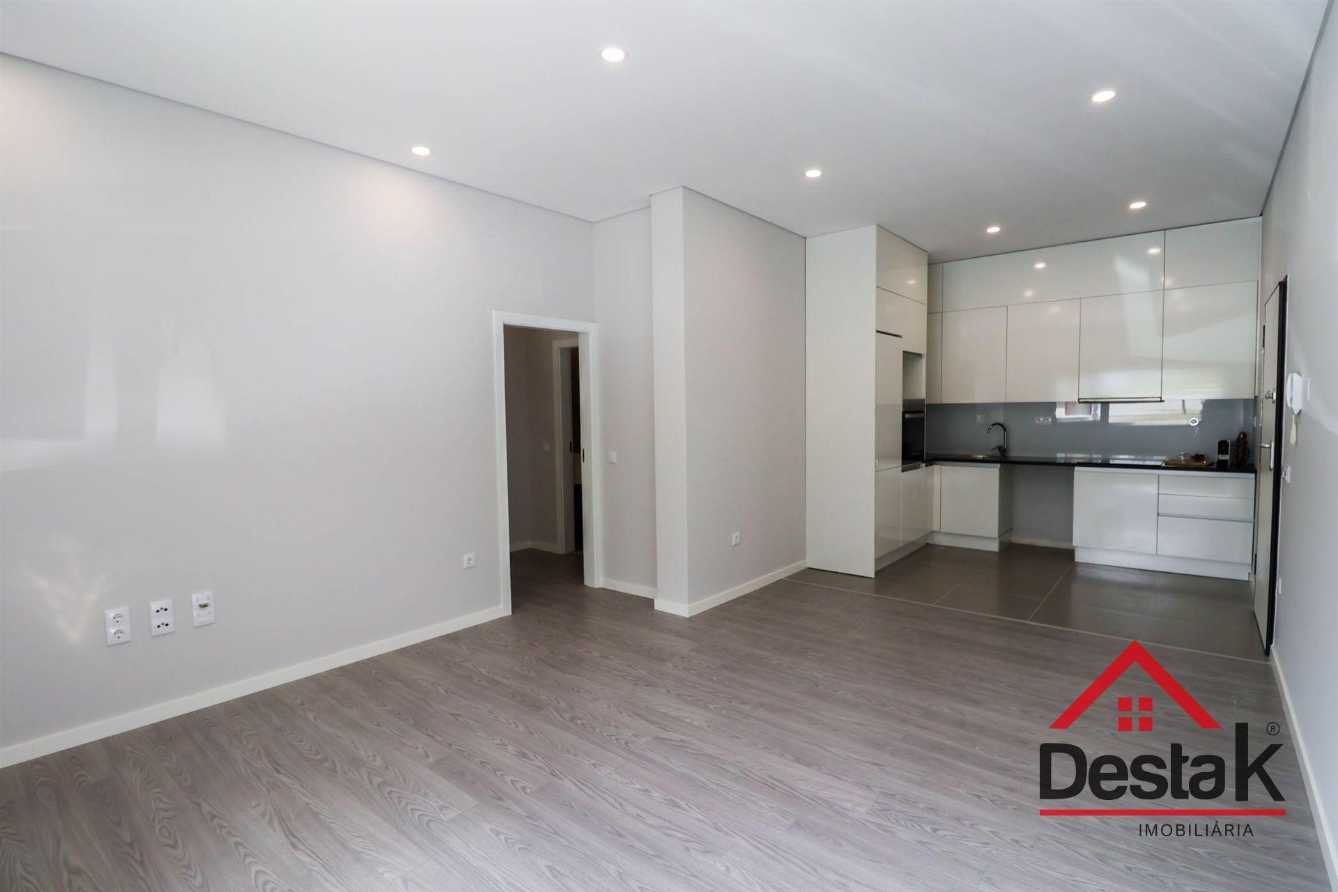 Apartamento T2 novo na Colina Verde