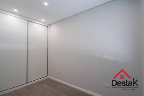 Apartamento T2 novo na Colina Verde