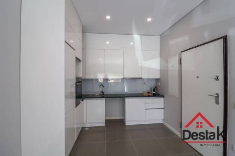 Apartamento T2 novo na Colina Verde