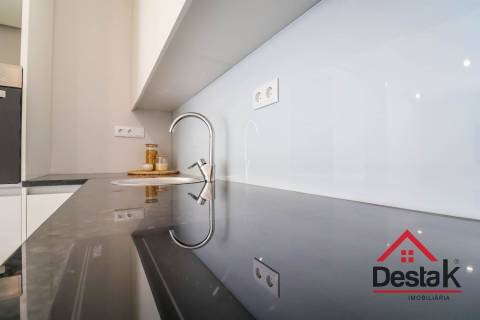 Apartamento T2 novo na Colina Verde