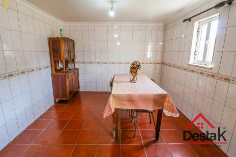 Moradia Isolada T3 Venda em Mioma,Sátão