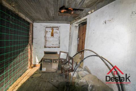 Moradia em Pedra para reconstrução.