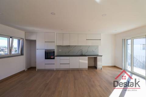 Apartamento T2+1 Novo para Arrendamento em Pascoal