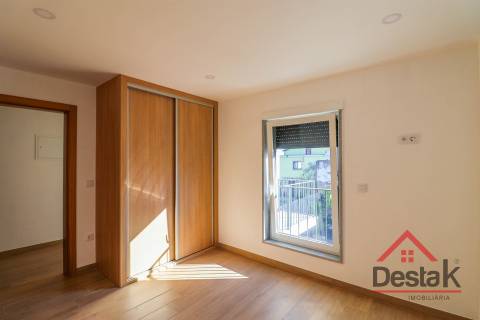 Apartamento T2+1 Novo para Arrendamento em Pascoal