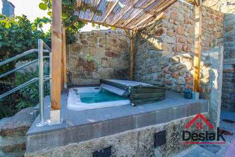 Quinta em Viseu com 2 moradias reconstruídas - Ideal para Famílias ou Investimento