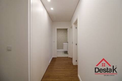 Apartamento T3 para arrendamento junto ao Palácio do Gelo