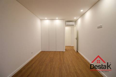 Apartamento T3 para arrendamento junto ao Palácio do Gelo