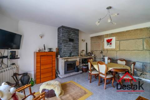 Moradia T3 para arrendamento em Lamas, Castro Daire