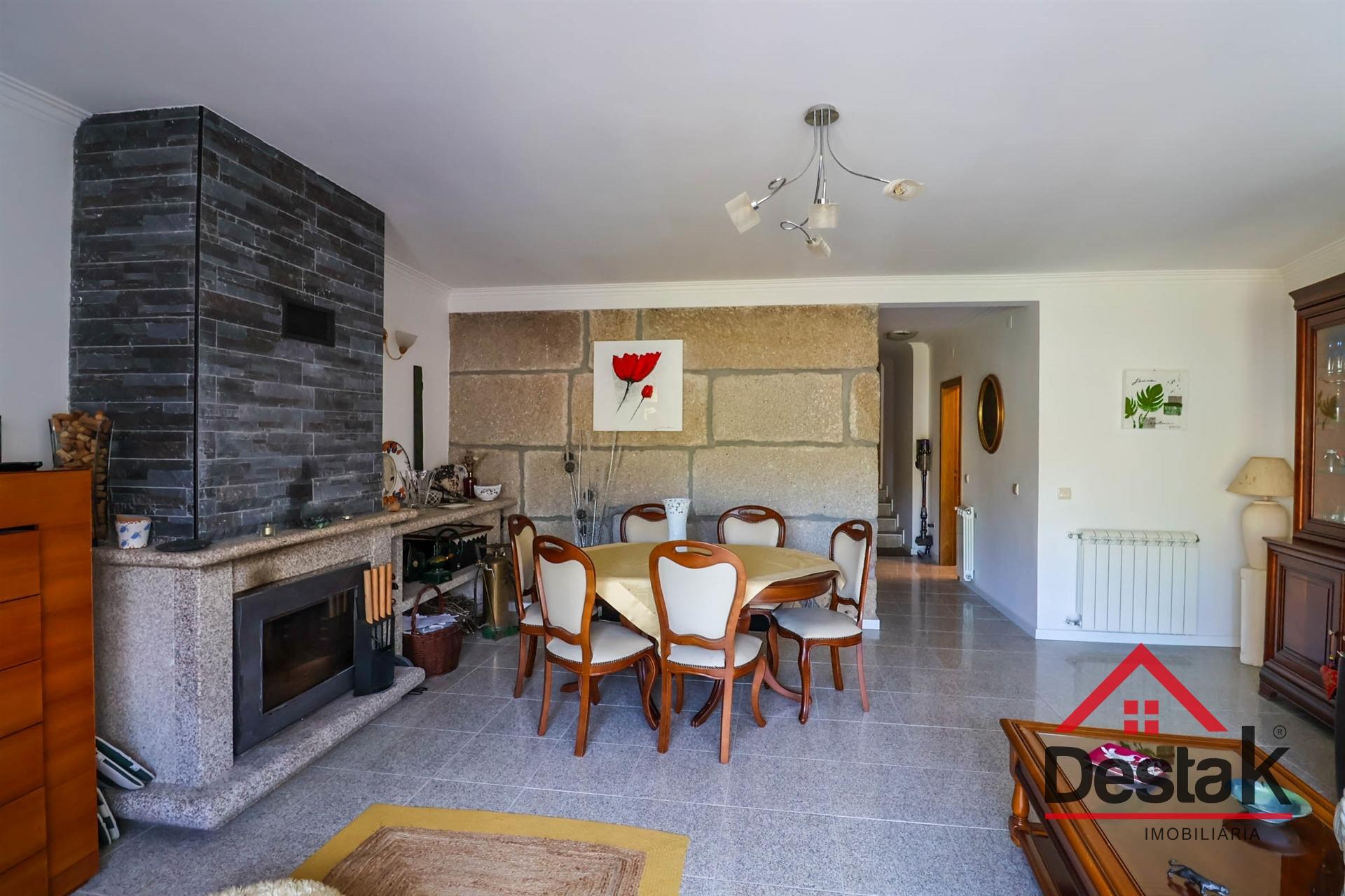 Moradia T3 para arrendamento em Lamas, Castro Daire