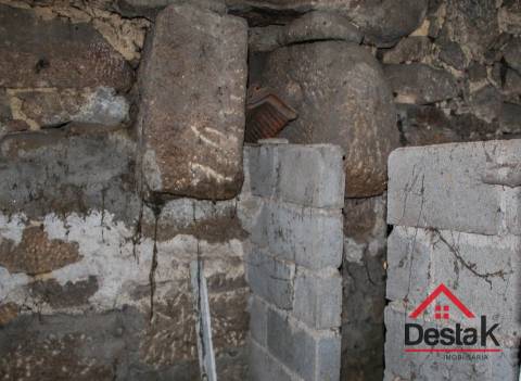 Moradia T1 para restaurar em Viseu