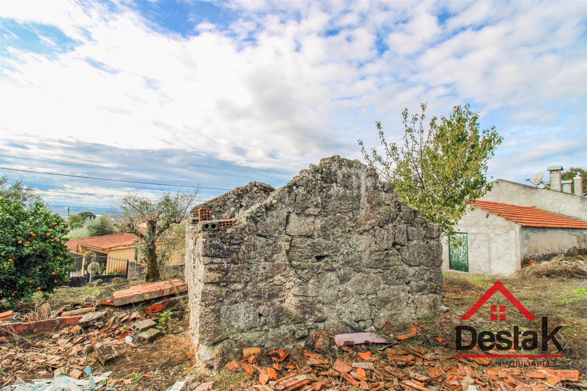 Terreno para construir moradia no Carragoso