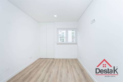 Apartamento T3 Venda em Santo António dos Cavaleiros e Frielas,Loures