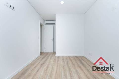 Apartamento T3 Venda em Santo António dos Cavaleiros e Frielas,Loures