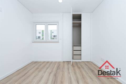 Apartamento T3 Venda em Santo António dos Cavaleiros e Frielas,Loures