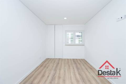 Apartamento T3 Venda em Santo António dos Cavaleiros e Frielas,Loures