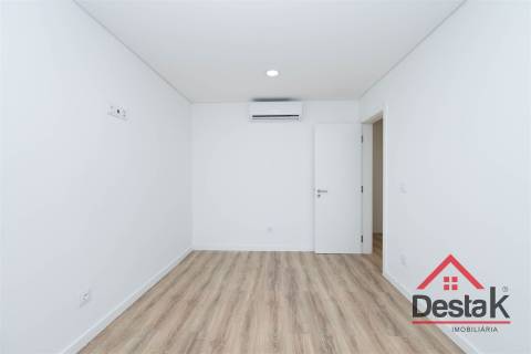 Apartamento T3 Venda em Santo António dos Cavaleiros e Frielas,Loures