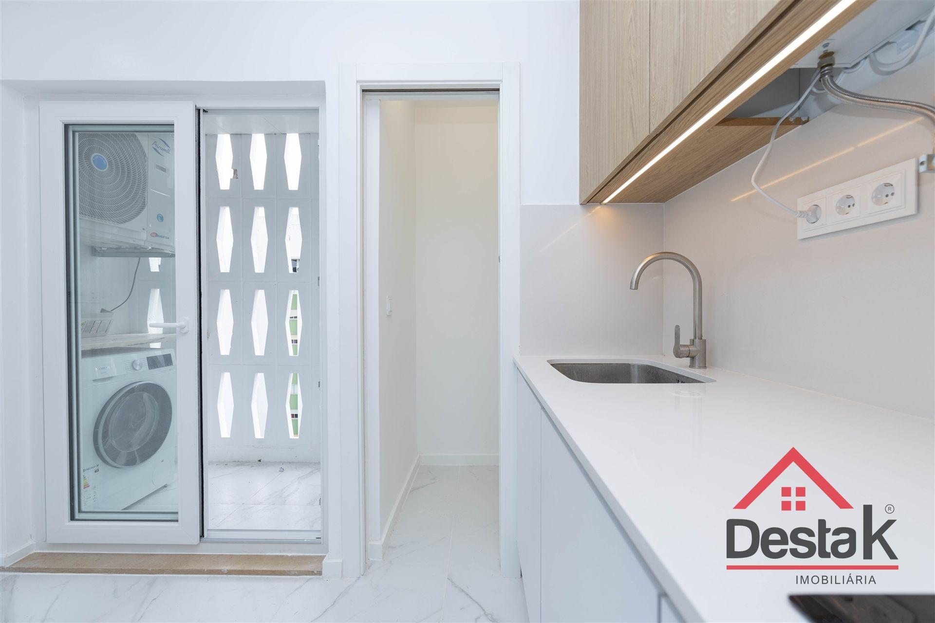 Apartamento T3 Venda em Santo António dos Cavaleiros e Frielas,Loures