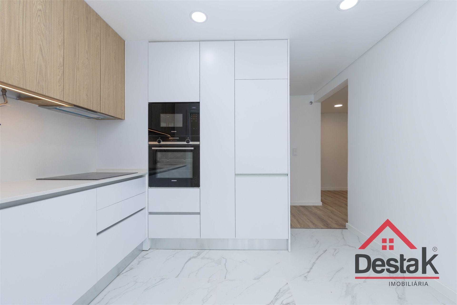 Apartamento T3 Venda em Santo António dos Cavaleiros e Frielas,Loures