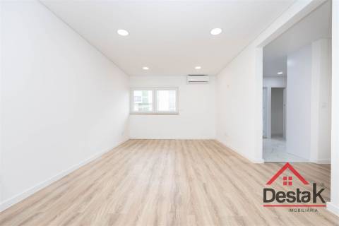 Apartamento T3 Venda em Santo António dos Cavaleiros e Frielas,Loures
