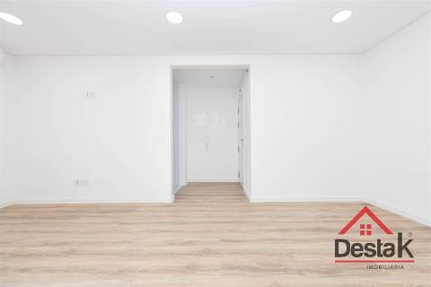 Apartamento T3 Venda em Santo António dos Cavaleiros e Frielas,Loures