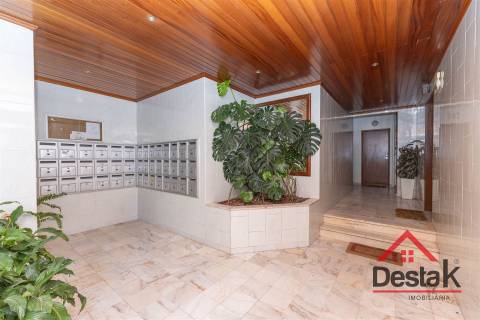 Apartamento T3 Venda em Santo António dos Cavaleiros e Frielas,Loures