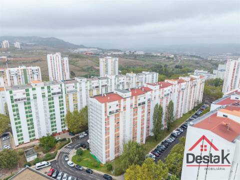 Apartamento T3 Venda em Santo António dos Cavaleiros e Frielas,Loures