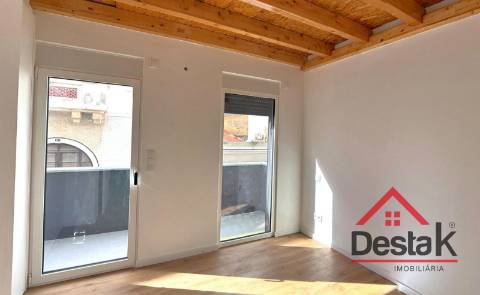 Moradia T1+1 Venda em Vila Franca de Xira,Vila Franca de Xira