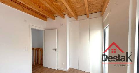 Moradia T1+1 Venda em Vila Franca de Xira,Vila Franca de Xira