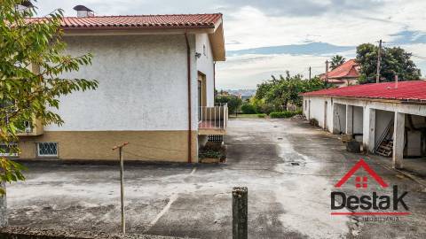 Moradia Isolada V6 com 2.200 m² de terreno a 5 minutos do centro de Viseu