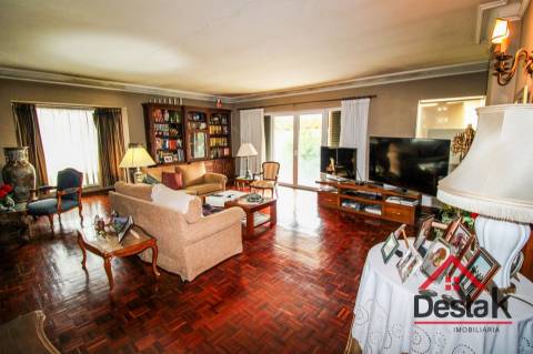 Moradia Isolada V6 com 2.200 m² de terreno a 5 minutos do centro de Viseu