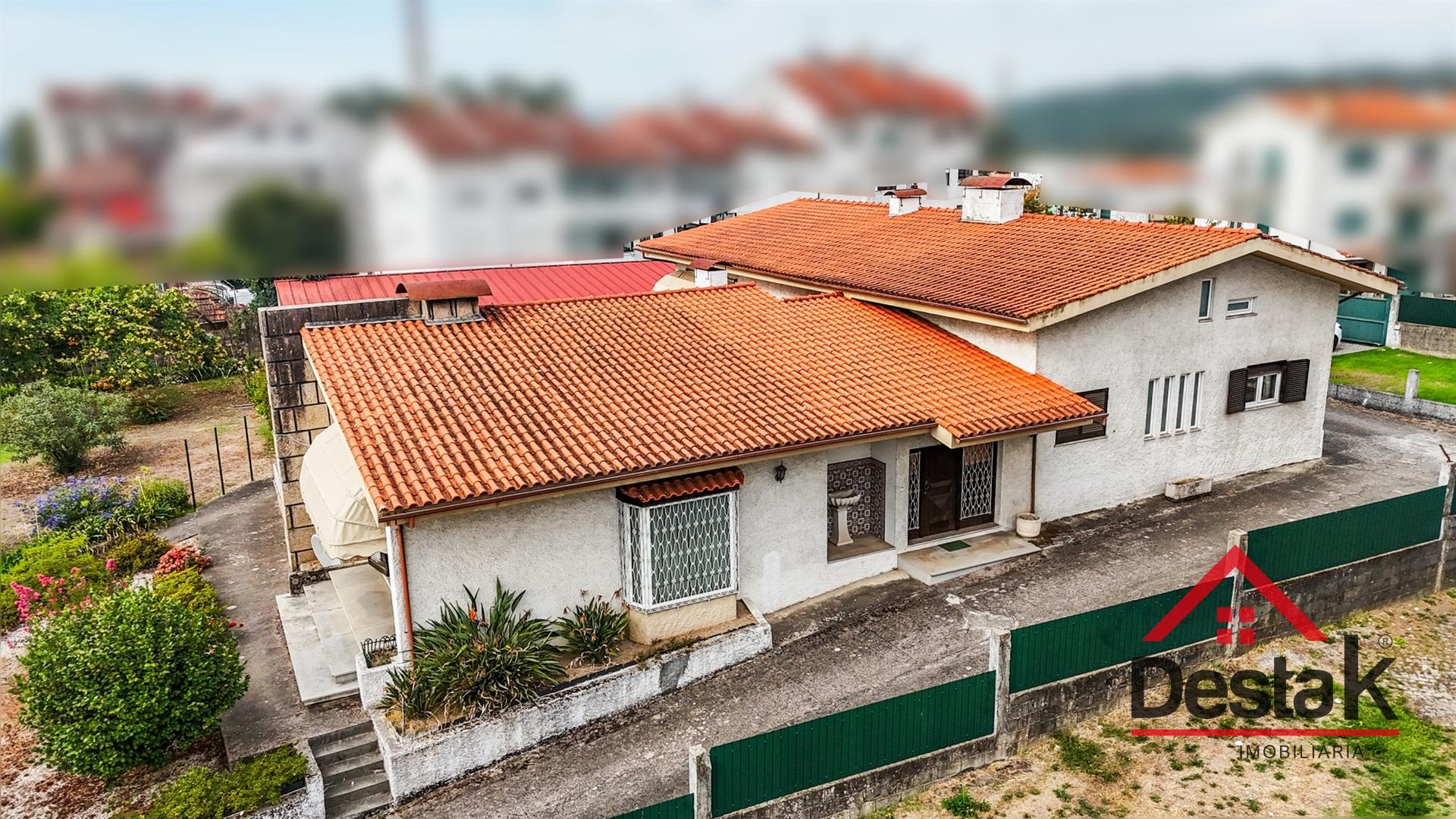 Moradia Isolada V6 com 2.200 m² de terreno a 5 minutos do centro de Viseu