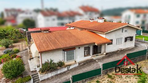Moradia Isolada V6 com 2.200 m² de terreno a 5 minutos do centro de Viseu
