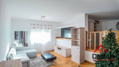 Apartamento T2 para arrendamento em Jugueiros